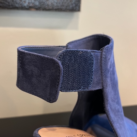 Call IT Spring blue suede open toe/open back heel worn once size 10 - Picture 3 of 5